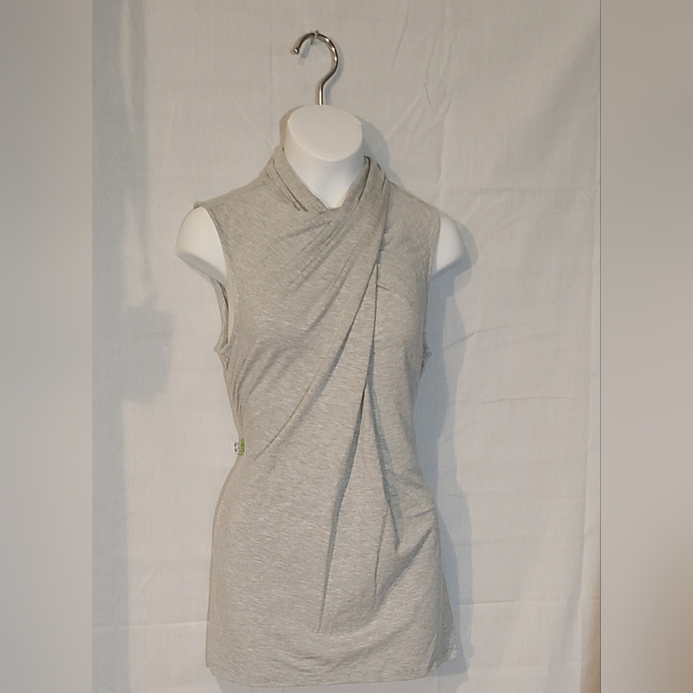 Elle tahari landon mock- Neck sleeveless runched knit top grey size small NWT